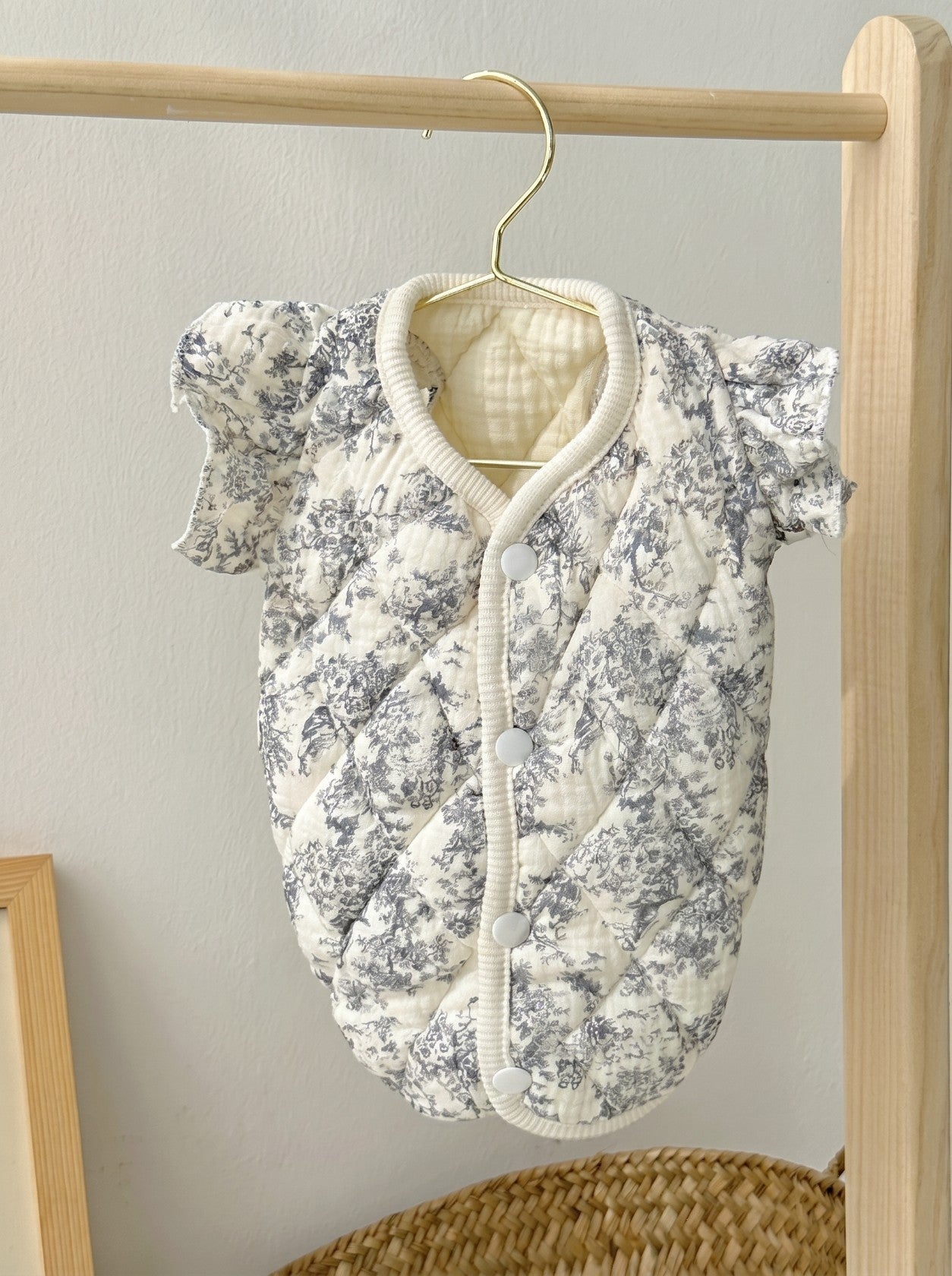Lady Di dog vest in white hanging detail – Malpetit