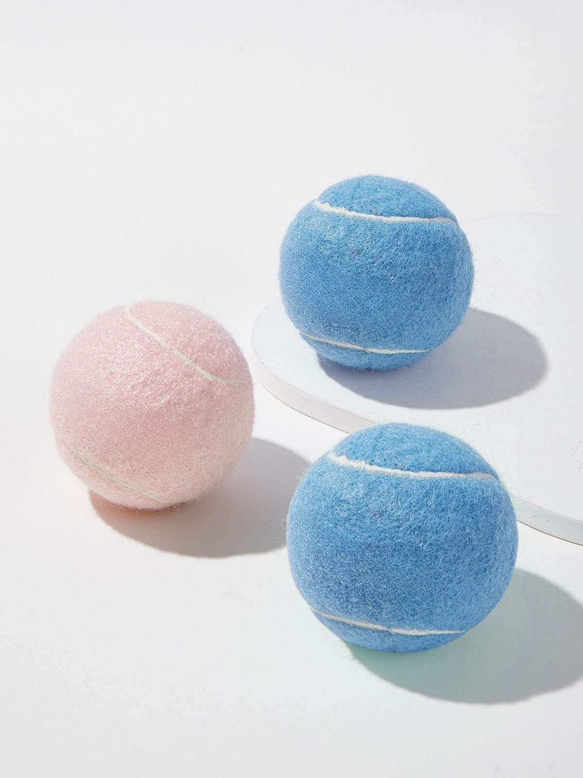 Tennis ball dog toy color and texture detail – Malpetit