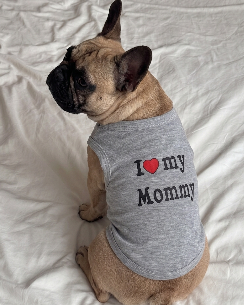 French bulldog in I love my Mommy dog t-shirt grey on bed – Malpetit