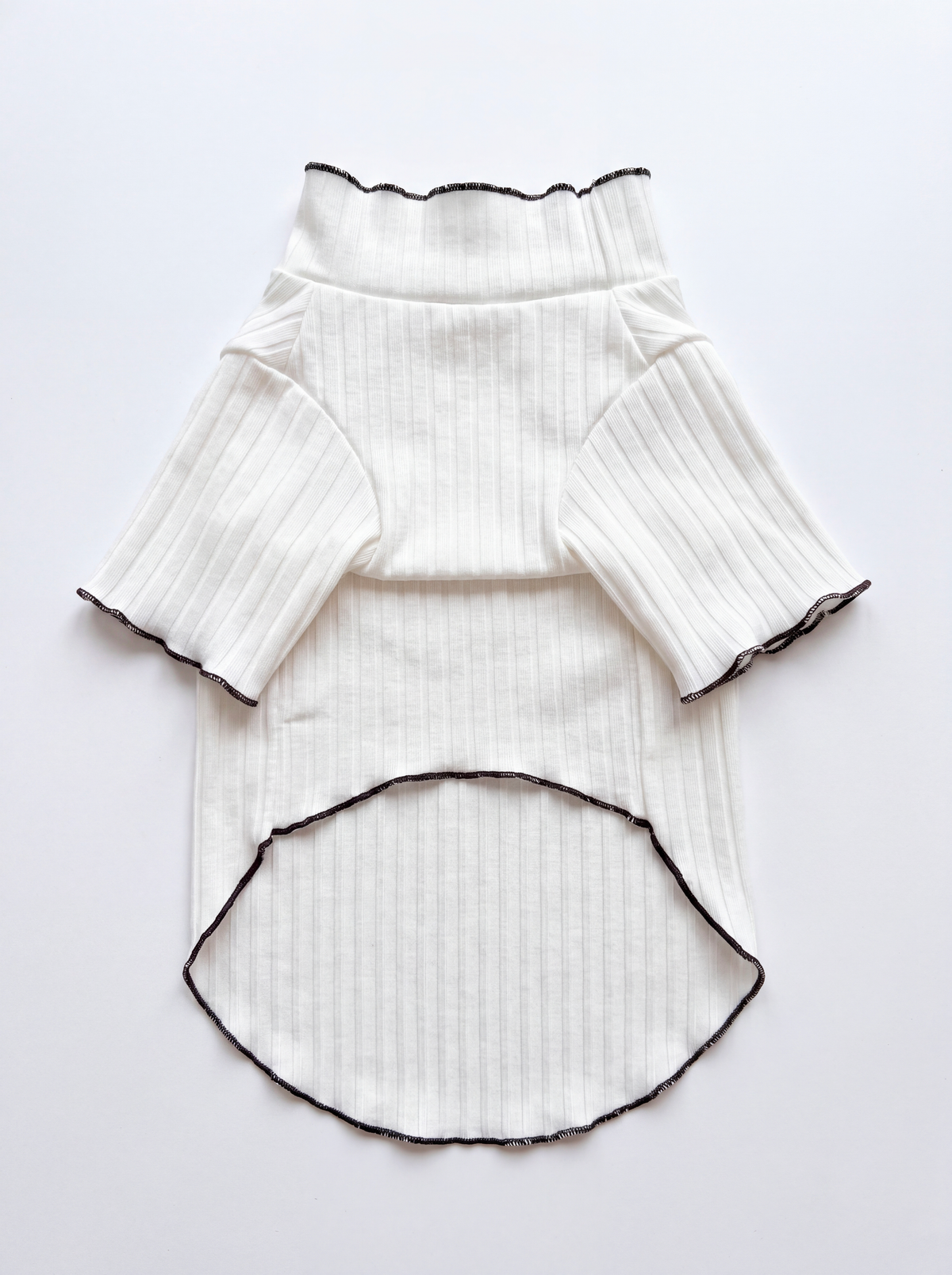 White Dear Doe dog longsleeve showing sleeves and curved belly opening, underside view - Malpetit