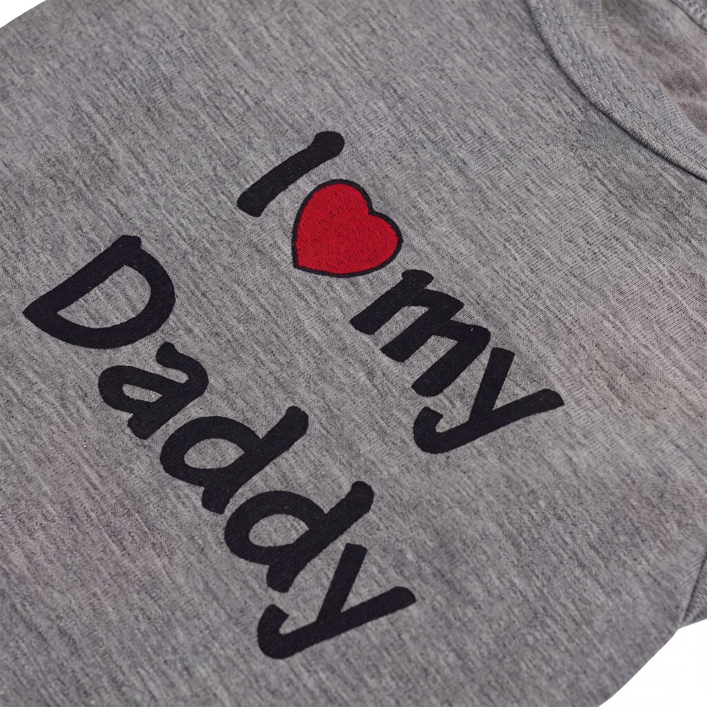 I love my Daddy print detail on grey dog t-shirt fabric close-up – Malpetit